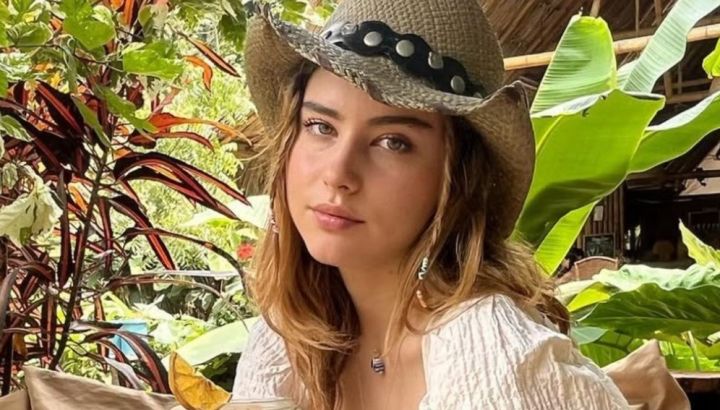Así es el estilo único de Francisca Estévez: looks, make up y autenticidad