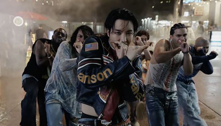 J-Hope de BTS muestra su lado sexy en "Killin' It Girl" junto a GloRilla