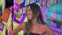 Pampita marca tendencia con jeans wide leg y un look urbano perfecto para mamás con estilo