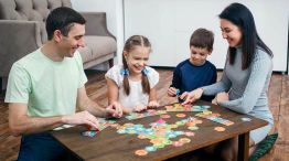 140625_familia_padres_hijos_shutterstock_g