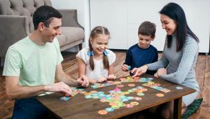 140625_familia_padres_hijos_shutterstock_g