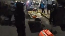 La policía desalojó de madrugada a los militantes kirchneristas que habían acampado en San José al 1100.