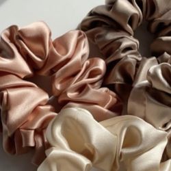Scrunchie PC Honeyluxe