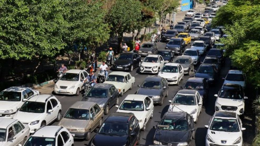 Habitantes de Teheran escapan de la capital 