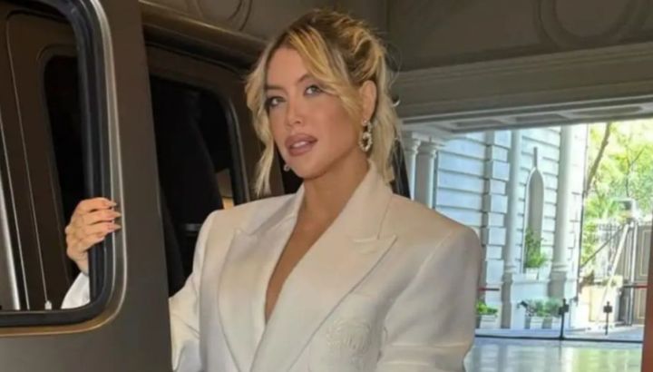 Adiós a las camperas puffer, Wanda Nara tiene el abrigo perfecto para el invierno 2025