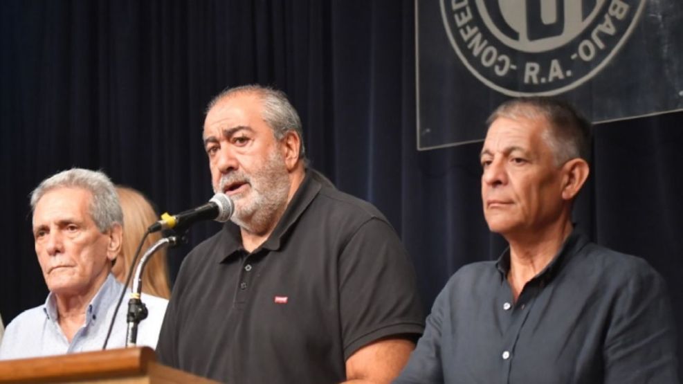 El triunvirato de la CGT: Carlos Acuña, Héctor Daer y Octavio Argüello