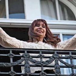 Cristina Kirchner en el balcón | Foto:CEDOC