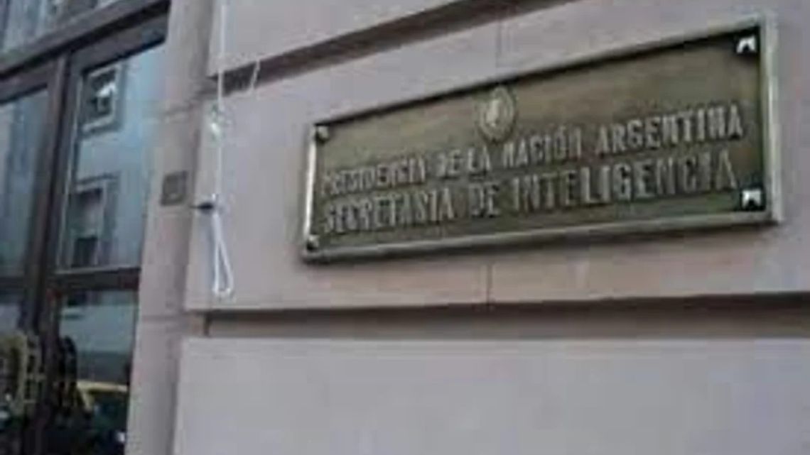 La Secretaría de Inteligencia del Estado (SIDE).