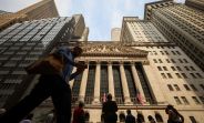 Traders At The New York Stock Exchange As Stocks Trim Declines With Oil Traders On Edge
