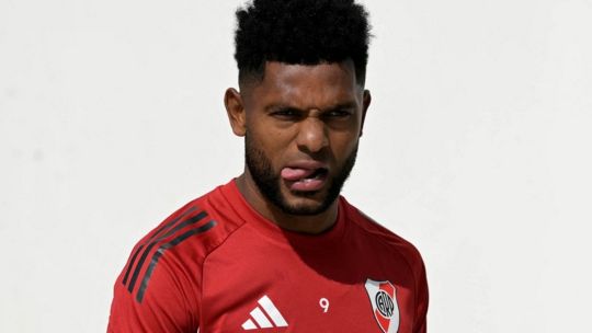 Miguel Borja otra vez en el centro de la escena del River