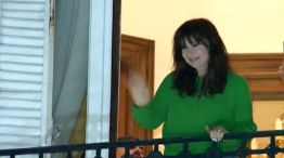 Cristina Fernandez de Kirchner saliendo al balcon 20250619