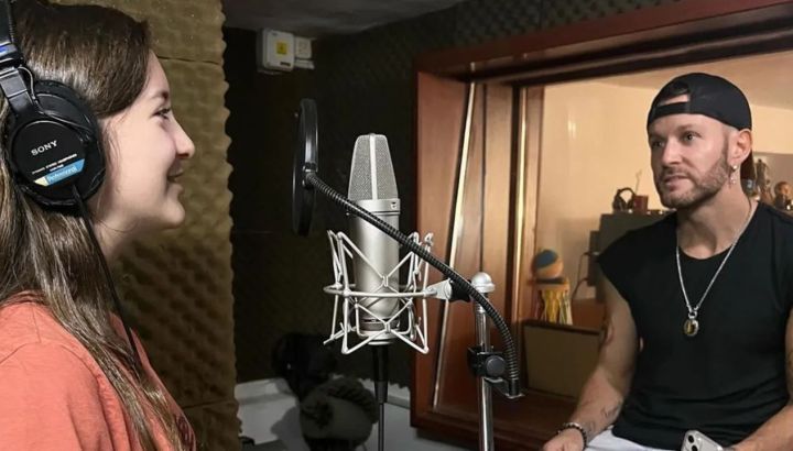 A sus 15 años, Águeda, la hija de Axel, brilló en la alfombra roja de los Premios Gardel 2025