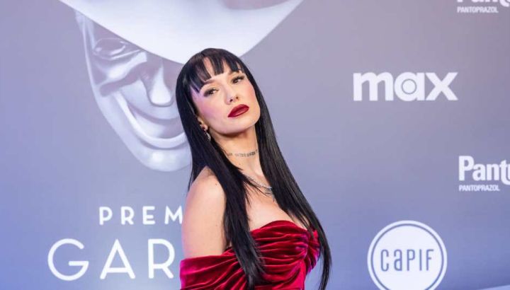 La Joaqui encendió la alfombra roja con un look sensual y lleno de personalidad