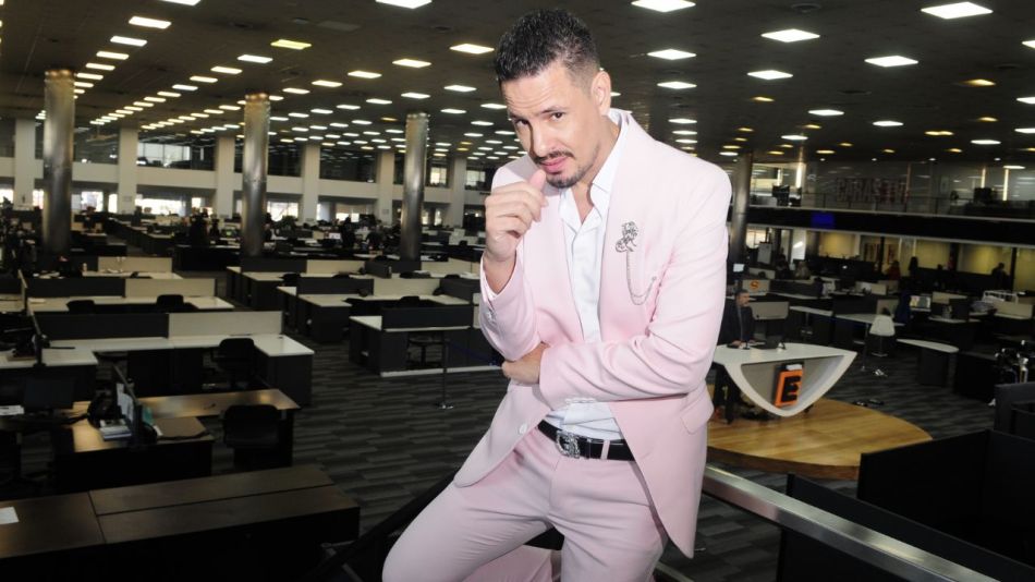 Rodrigo Tapari en +Caras