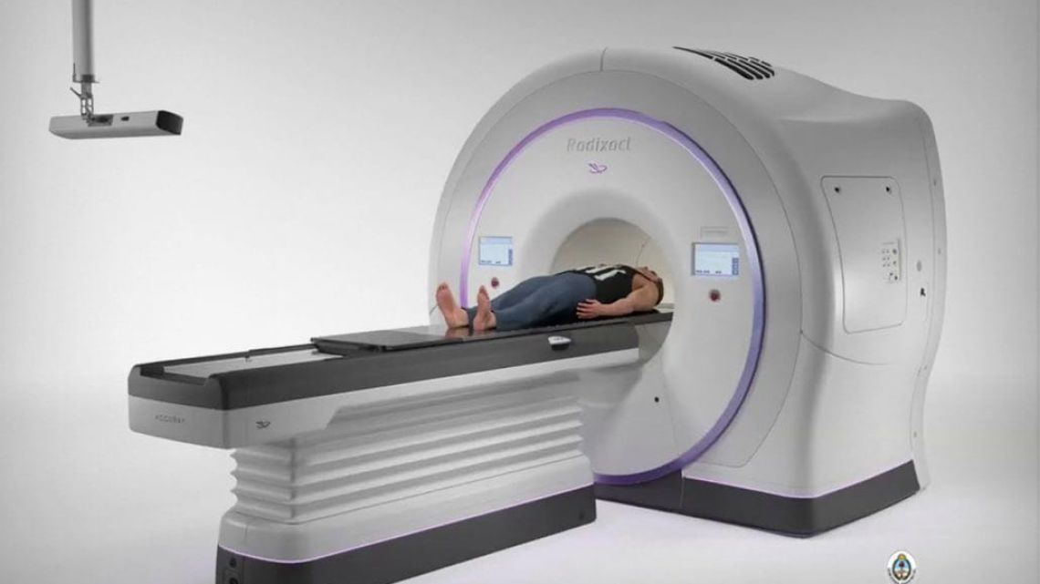 Radixact X7: La Revolución en el Tratamiento del Cáncer Llega al Nuevo Instituto Papa Francisco en Chile