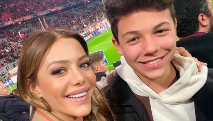 Bastián Demichelis le preparó una emotiva bienvenida a su mamá, Evangelina Anderson, en su vuelta a la Argentina
