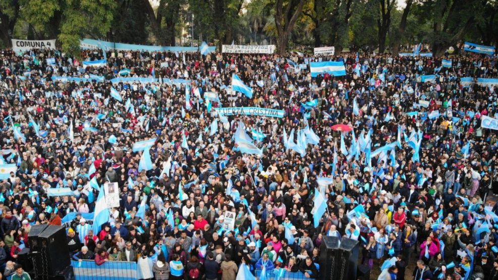 20250620 Banderazo por Cristina Kirchner en Parque Lezama