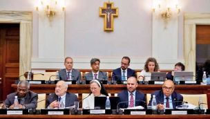 210625_parolin_vaticano_deuda_guzman_cedoc_g