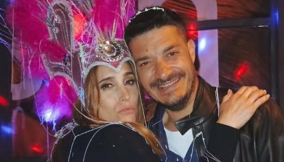 La cantante santafesina selló su vínculo con su pareja de siempre en un evento que combinó sencillez y emoción.