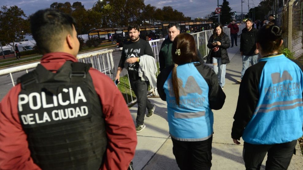 20250621 Controlarán a deudores alimentarios morosos en los recitales de Los Piojos en River