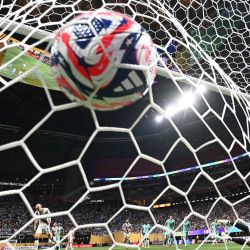 El delantero noruego #09 del Manchester City, Erling Haaland, dispara un penalti y marca el tercer gol Copa Mundial de Clubes FIFA 2025. Foto de PATRICIA DE MELO MOREIRA / AFP | Foto:AFP