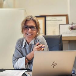 Mercedes Funes: Asesora de Seguros  | Foto:CEDOC