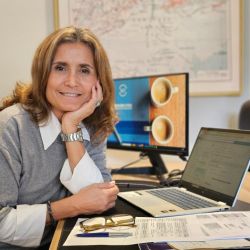 Mercedes Funes: Asesora de Seguros  | Foto:CEDOC