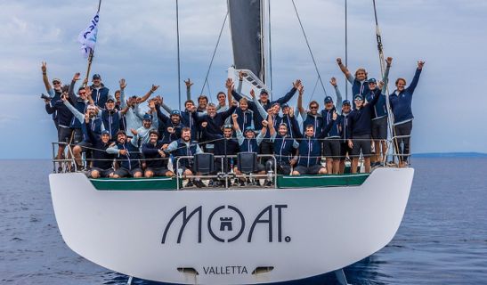 Moat, el yate de Juan Ball, diseñado por el argentino Germán Frers.