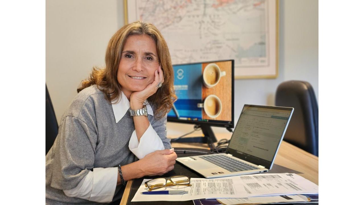 Mercedes Funes: Asesora de Seguros  | Foto:CEDOC