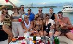 Así fue el festejo íntimo y viral de Leo Saleh en un yate en Miami