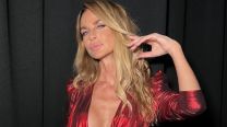 Sabrina Rojas se suma al teddy coat con un giro ecléctico y personal