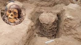 Hallan una momia preincaica de más de 900 años en una excavación.