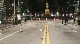 Un hombre se atrincheró en un apartamento del Palacio Salvo y tiró muebles. 