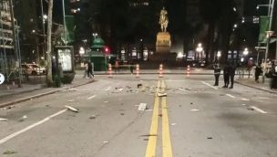 Un hombre se atrincheró en un apartamento del Palacio Salvo y tiró muebles. 