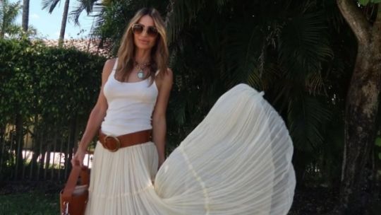 María Vázquez causó furor con un look relajado y sugerente