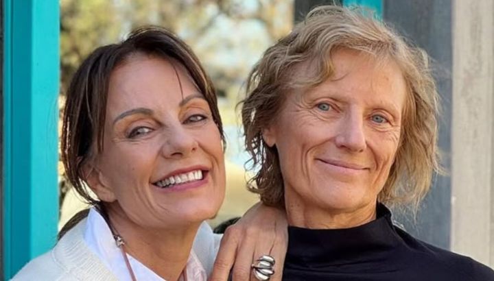 El matcheo de looks de Nequi Galotti con su hermana, Lucía, con el color tendencia para un día de campo