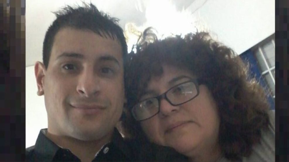 Hombre mata a su madre