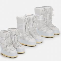 Moon boots