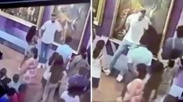 Se quiso sacar una selfie y destruyó una pintura del siglo XVIII