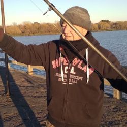 El flecha de plata es la vedette por estos tiempos en las costas del estuario rioplatense.