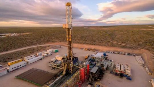 Avances en Vaca Muerta: “Se están construyendo 5 tanques para albergar unos 4 millones de barriles”