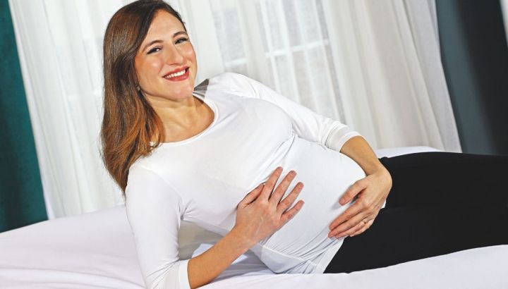 Carolina Amoroso muestra su panza, embarazada de 7 meses