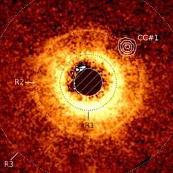 El flamante exoplaneta TWA 7b orbita alrededor de la estrella TWA 7.