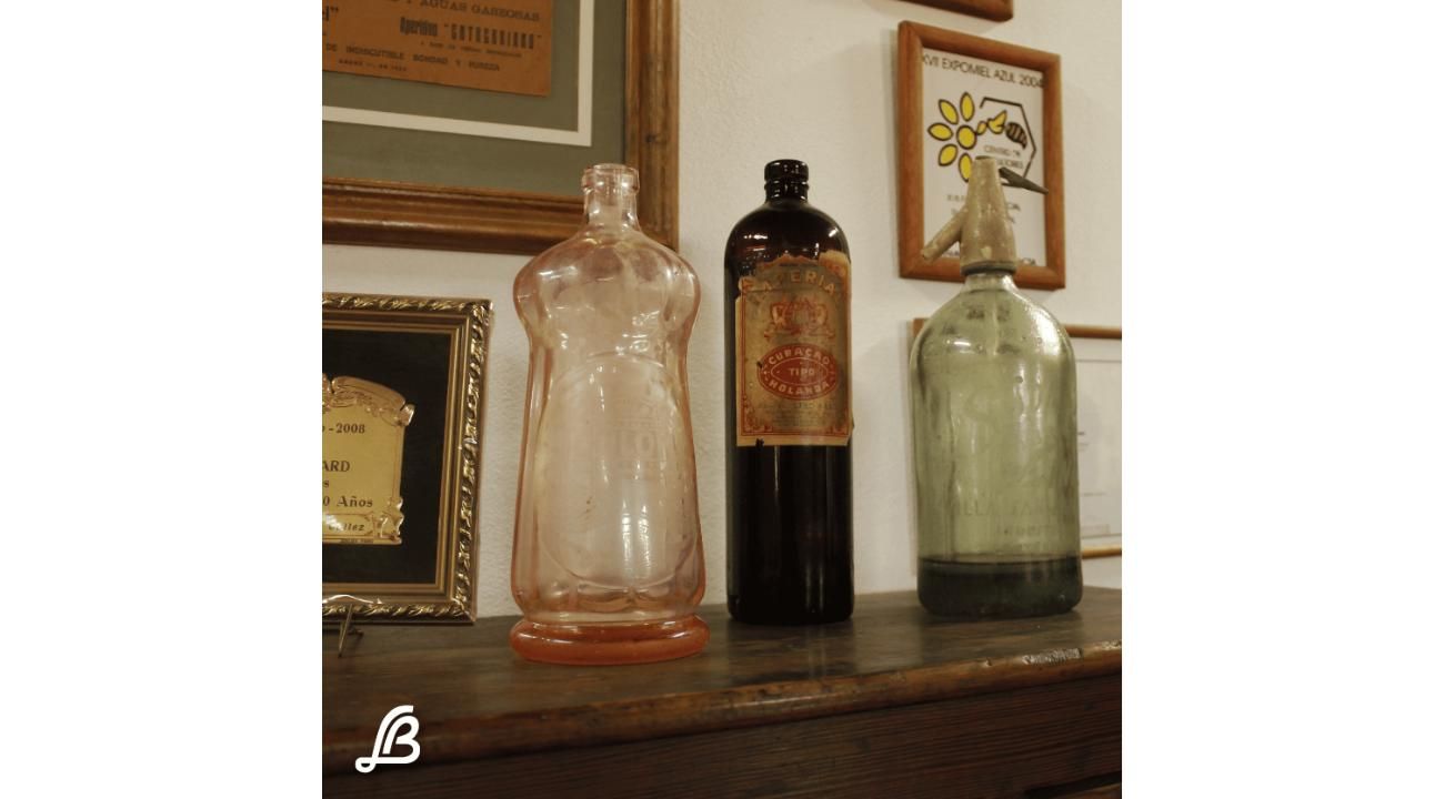 Licores Bard, creando sabores con identidad desde 1908.