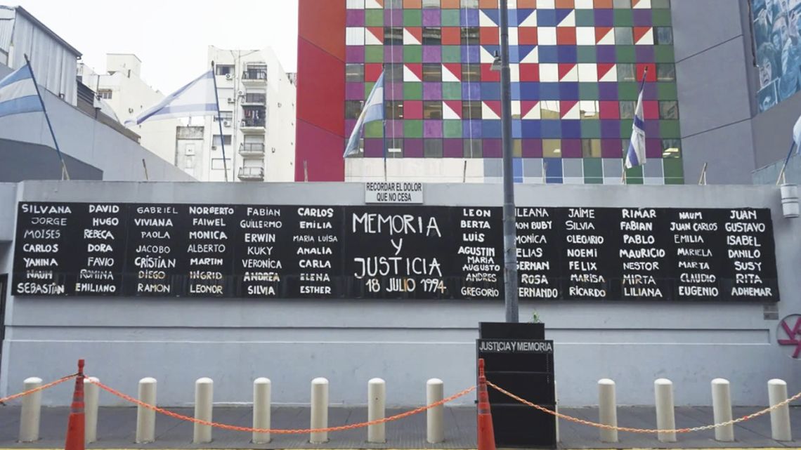 Remembrance at the site of the 1994 terrorist bombing of the AMIA Jewish community centre.
