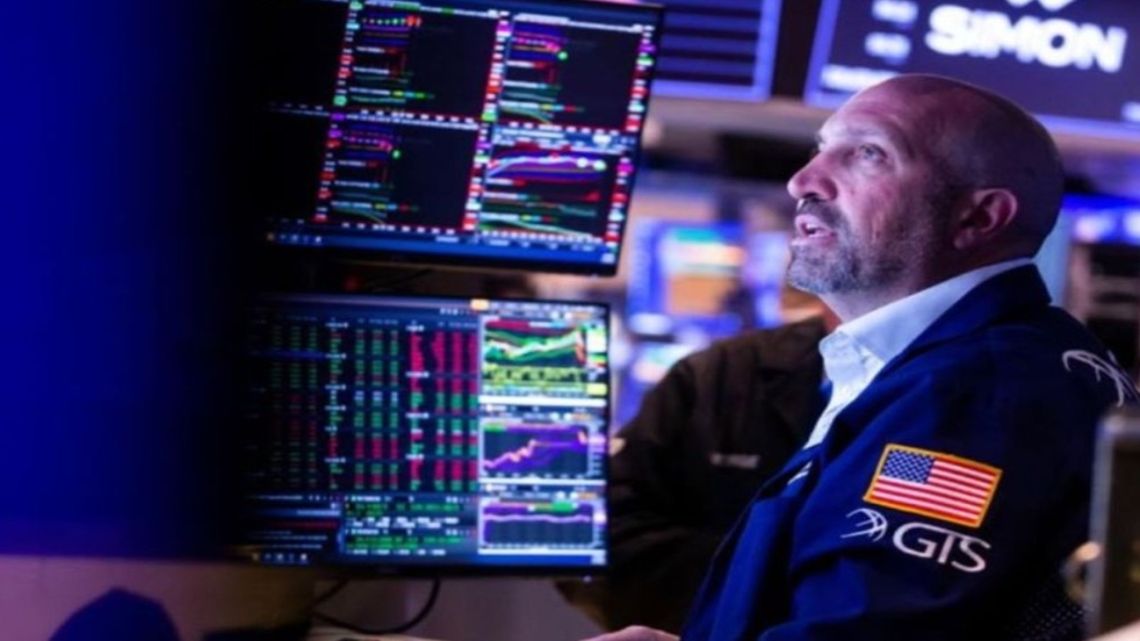El Merval cayó hasta 2% y el mercado sigue sin encontrar piso