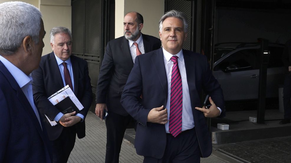 Martin Llaryora pelea por los fondos de la caja de jubilaciones