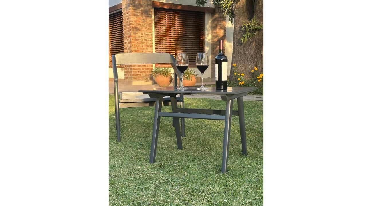 San José Muebles presenta su nueva línea de mesas: el complemento perfecto para sus históricas sillas