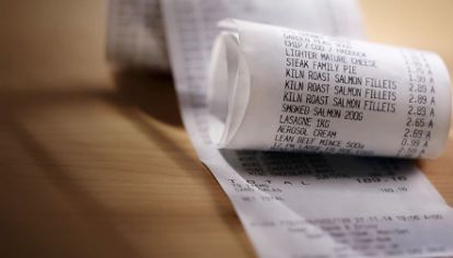 Los recibos de papel térmico están recubiertos de sustancias químicas que son toxicas para el cuerpo. 