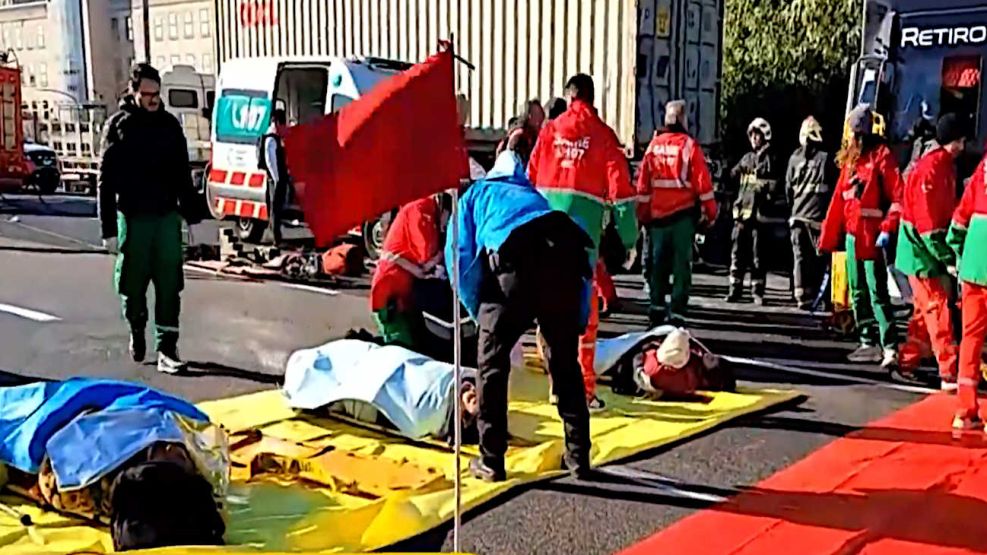 Choque entre un colectivo y un camión en la General Paz: hay 26 heridos trasladados 20250627